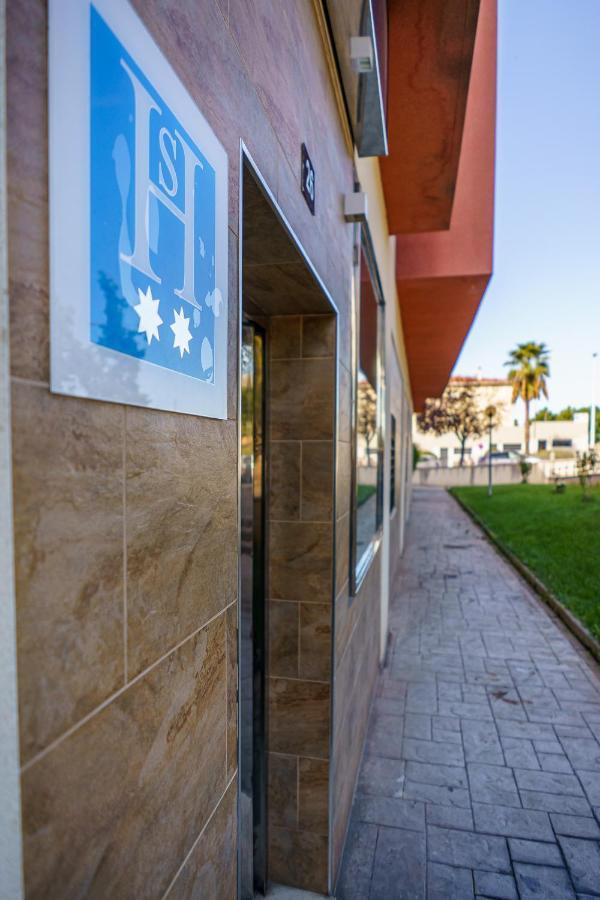 Hostal Acueducto Los Milagros เมรีดา ภายนอก รูปภาพ