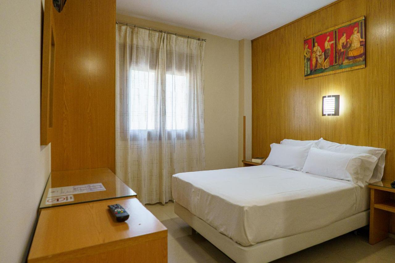 Hostal Acueducto Los Milagros เมรีดา ภายนอก รูปภาพ