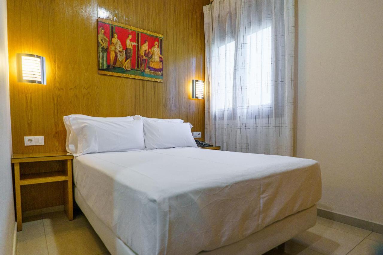 Hostal Acueducto Los Milagros เมรีดา ภายนอก รูปภาพ